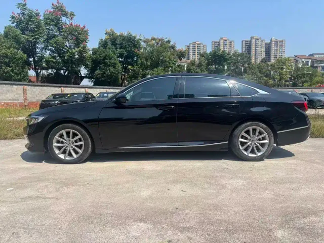 Honda Accord — Фото автомобиля 4
