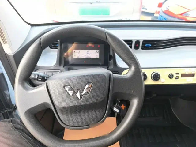 Wuling Hongguang Mini EV — Фото автомобиля 10