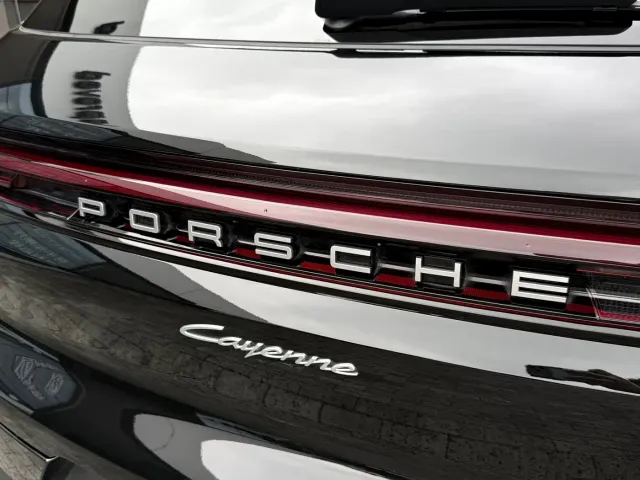 Porsche Cayenne — Фото автомобиля 25