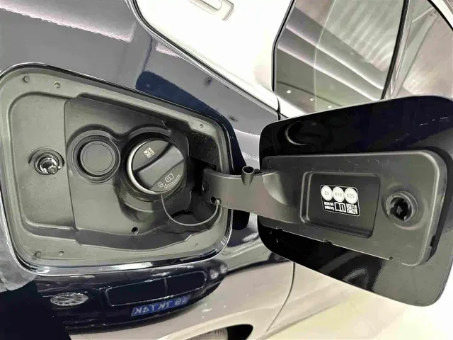 BMW 5 Series — Фото автомобиля 29
