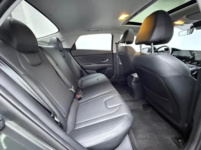 Hyundai Elantra — Фото автомобиля 11