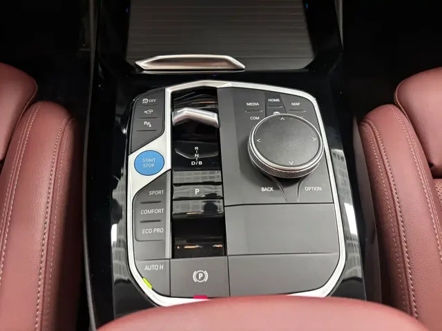 BMW iX3 — Фото автомобиля 20