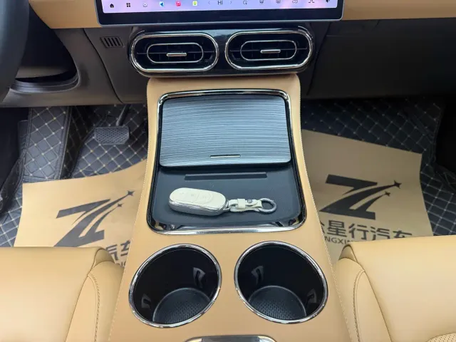 Leapmotor C11 — Фото автомобиля 9