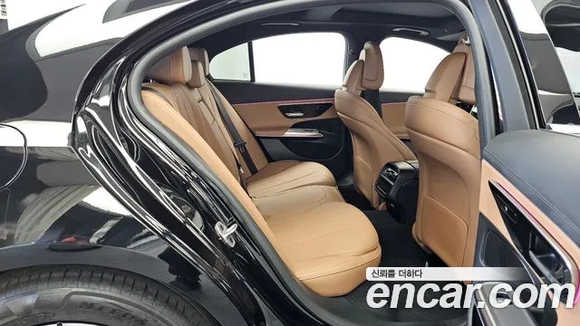 Mercedes-Benz E-Class W214 — Фото автомобиля 12