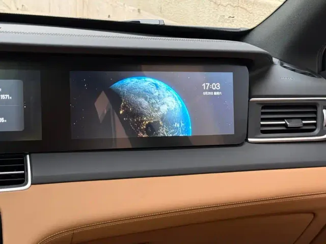 Li Auto ONE — Фото автомобиля 13