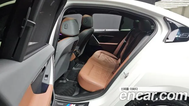BMW 5-Series 5 серия (G60) — Фото автомобиля 19