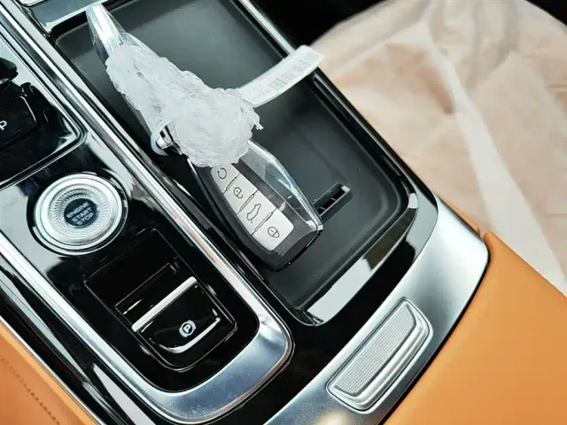 Geely Boyue L — Фото автомобиля 8