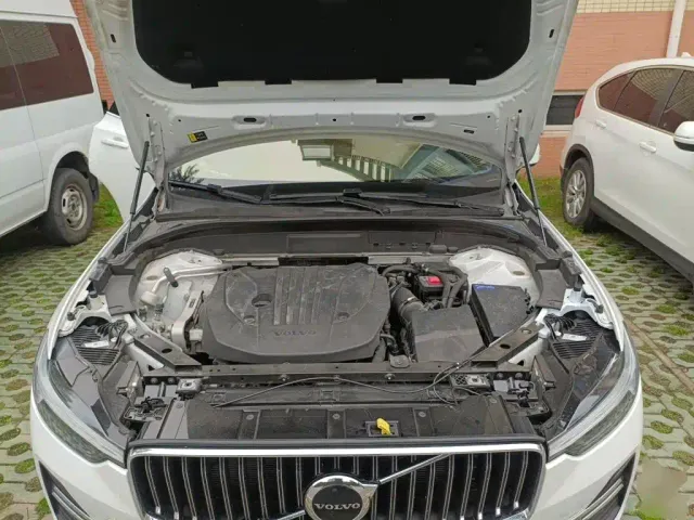 Volvo XC60 — Фото автомобиля 21