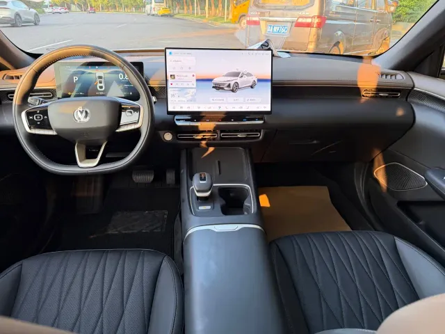 Changan Eado — Фото автомобиля 7