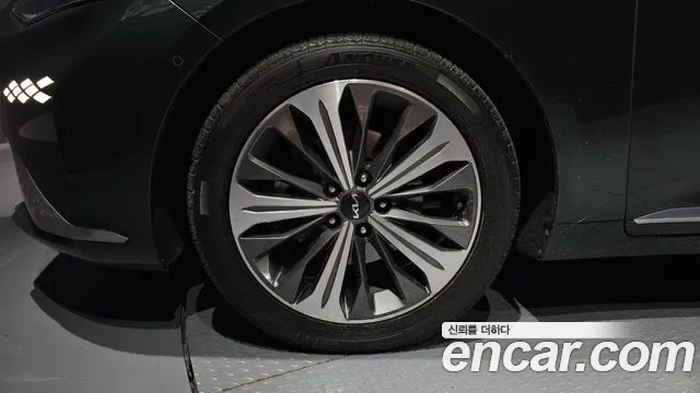 Kia K8 Signature — Фото автомобиля 4