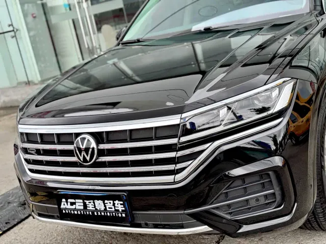 Volkswagen Touareg — Фото автомобиля 7