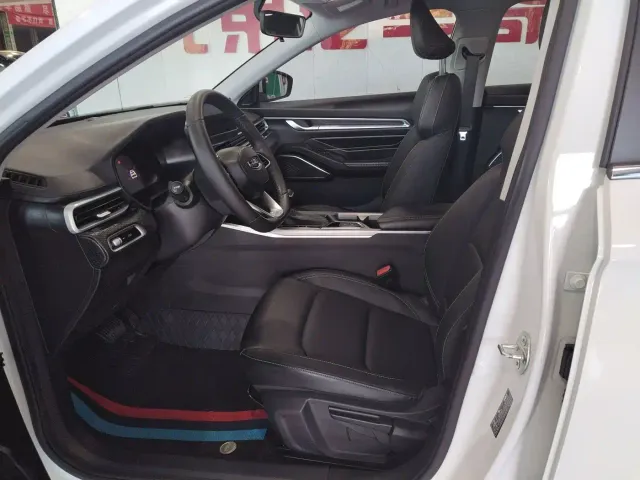 Geely Emgrand — Фото автомобиля 6