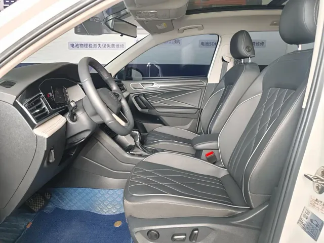 Volkswagen Tiguan L — Фото автомобиля 5