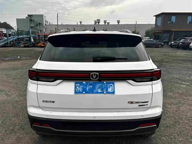 Changan CS35 Plus — Фото автомобиля 18