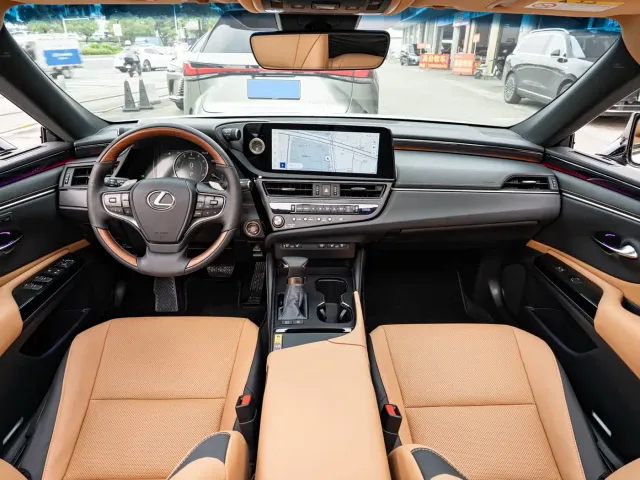 Lexus ES — Фото автомобиля 12