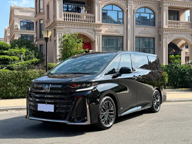 Фотография автомобиля — Toyota Vellfire