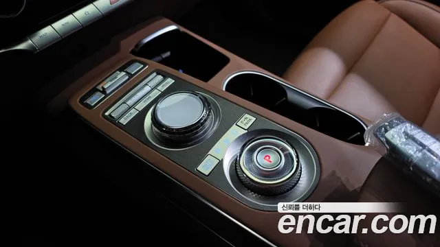 Genesis GV70 — Фото автомобиля 8