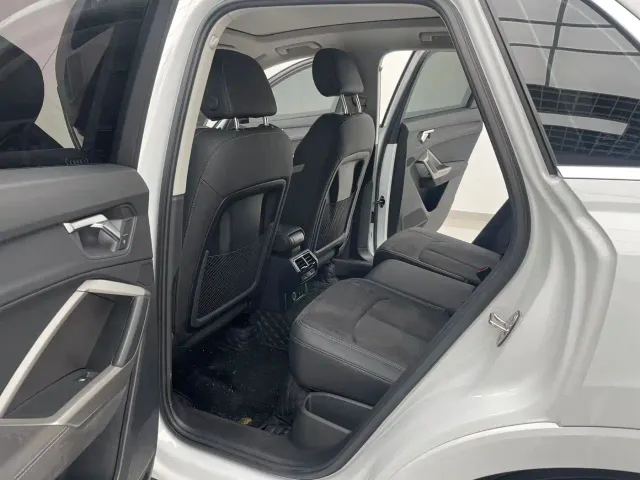 Audi Q3 — Фото автомобиля 10