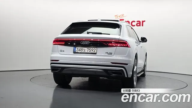 Audi Q8 — Фото автомобиля 3