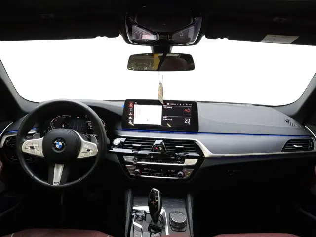BMW 5 Series — Фото автомобиля 21
