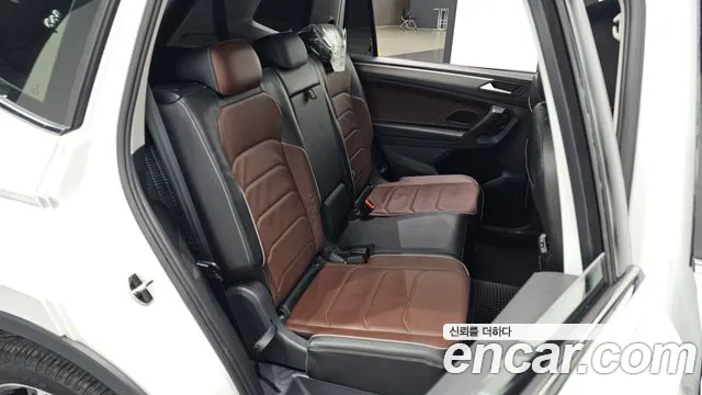 Volkswagen Tiguan — Фото автомобиля 12
