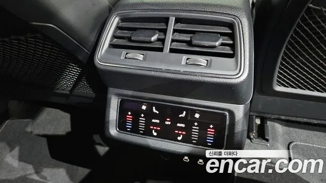 Audi e-tron — Фото автомобиля 19