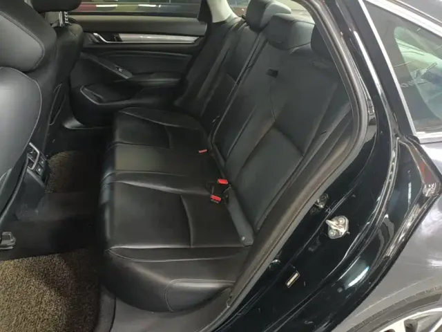 Honda Accord — Фото автомобиля 16