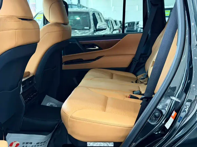 Lexus LX — Фото автомобиля 12