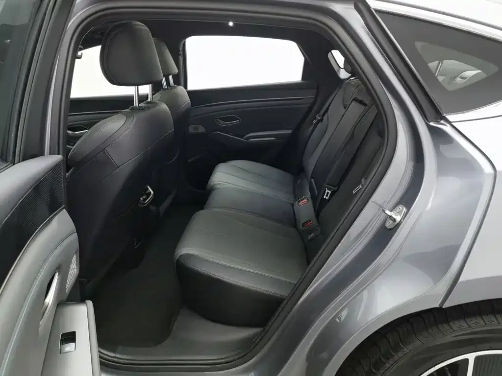 BYD Qin L 2025 DM-i Smart Drive Edition 120KM Surpassing — Фото автомобиля 15