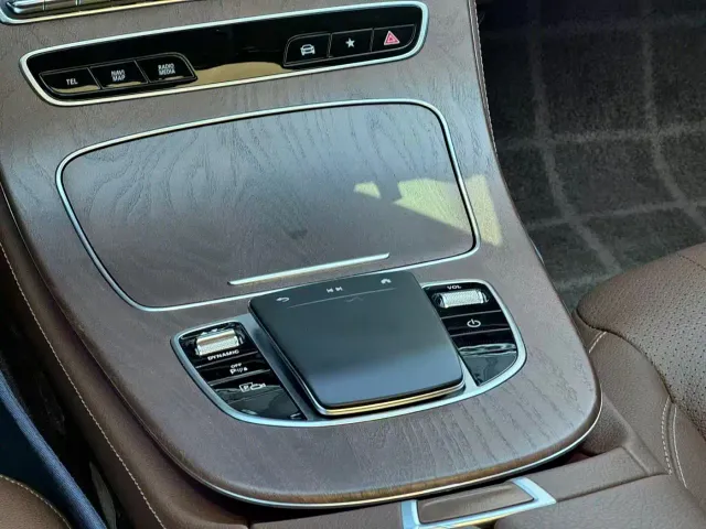 Mercedes-Benz E-Class — Фото автомобиля 9