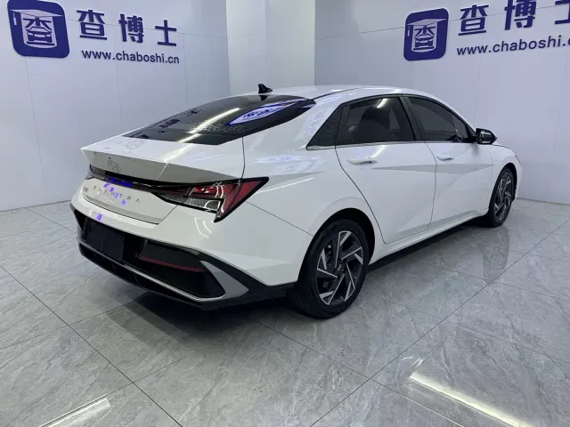 Hyundai Elantra — Фото автомобиля 21