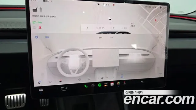 Tesla Model 3 — Фото автомобиля 27