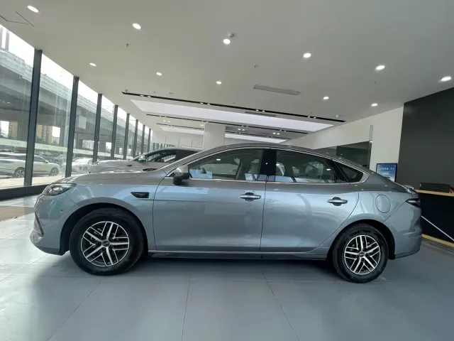 BYD Seal 05 DM-i — Фото автомобиля 4