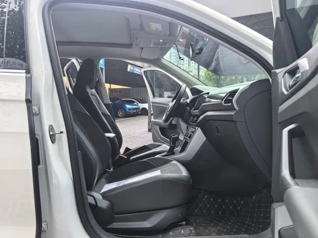 Volkswagen T-Cross — Фото автомобиля 7