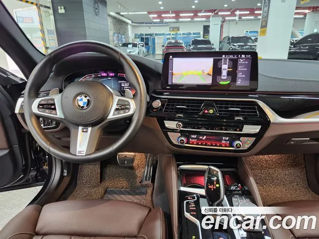 BMW 5 Series G30 — Фото автомобиля 11