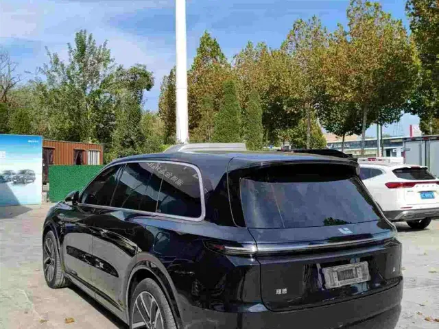 Li Auto L9 — Фото автомобиля 6
