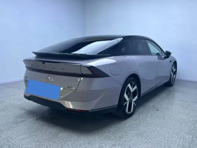 Xpeng P7+ — Фото автомобиля 6