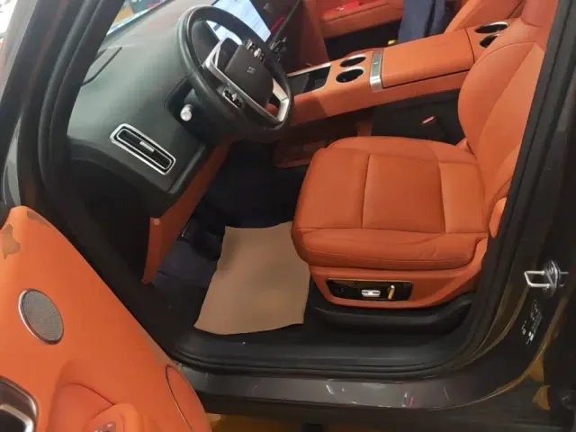Li Auto L9 — Фото автомобиля 14
