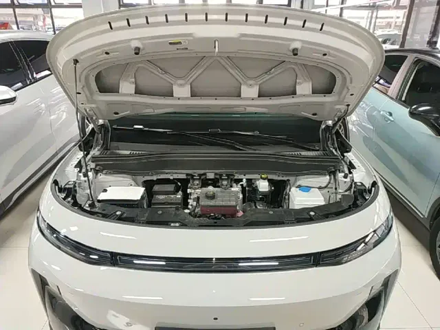 Leapmotor B10 — Фото автомобиля 19