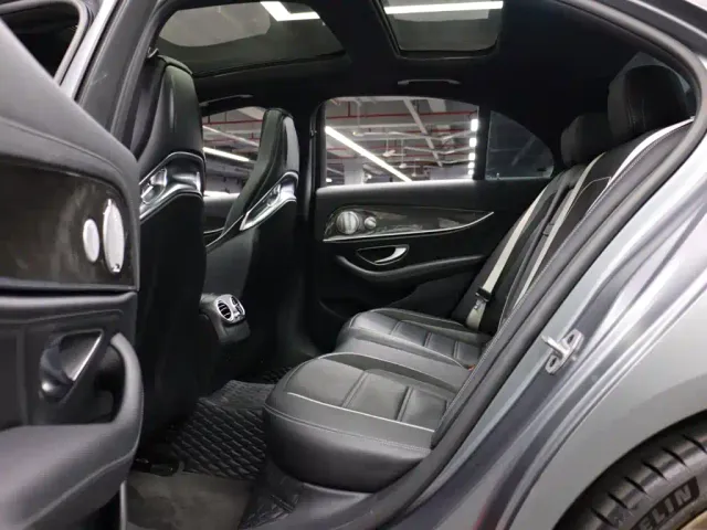 Mercedes-Benz E-Class AMG — Фото автомобиля 22