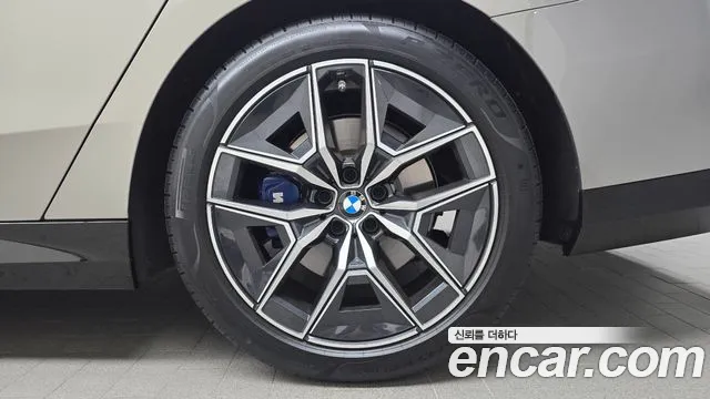BMW 5-Series — Фото автомобиля 19
