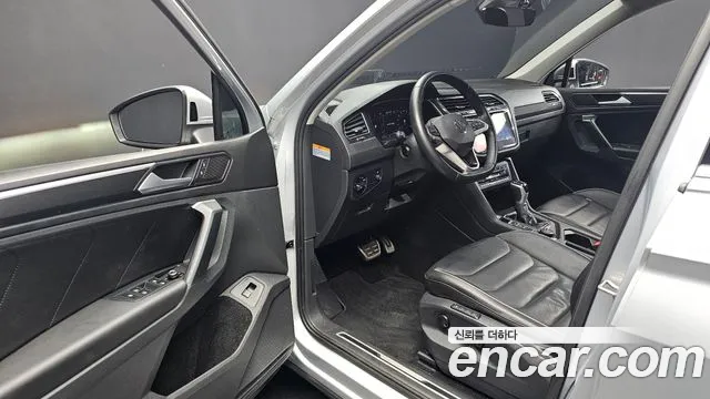 Volkswagen Tiguan Tiguan 2 поколение 2.0 TDI 4Motion Prestige — Фото автомобиля 10