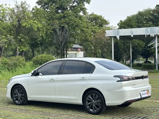 Peugeot 408 — Фото автомобиля 7