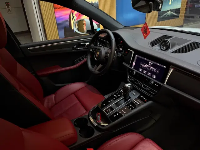 Porsche Macan — Фото автомобиля 13