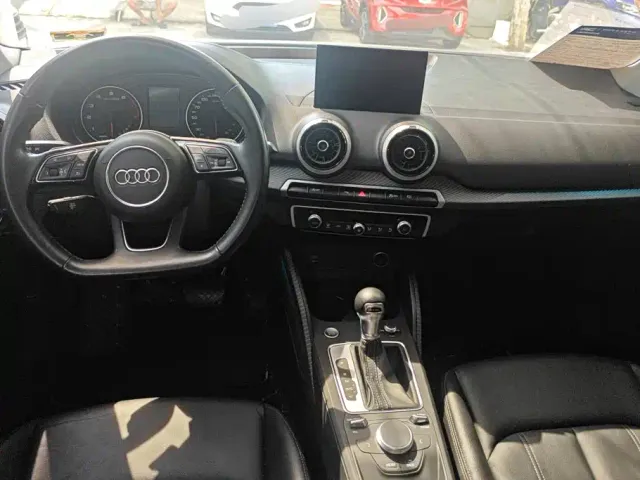 Audi Q2L — Фото автомобиля 12
