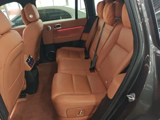 Li Auto L6 — Фото автомобиля 16