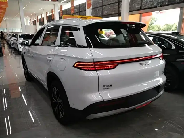 BYD Song Pro — Фото автомобиля 4
