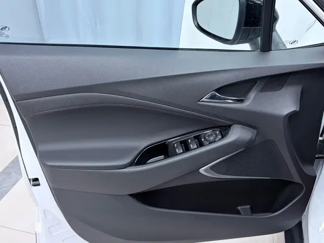 Chevrolet Orlando — Фото автомобиля 8
