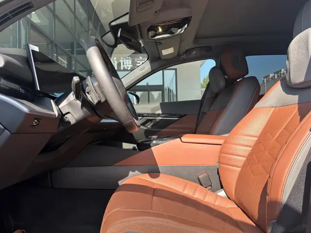 BMW i5 — Фото автомобиля 7