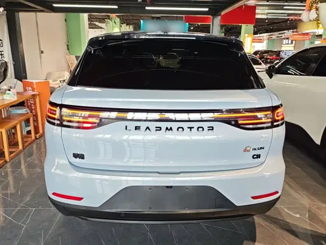 Leapmotor C11 — Фото автомобиля 5